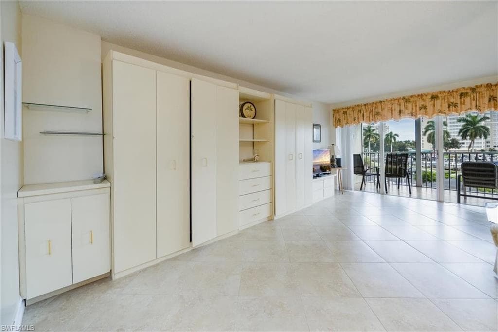 1 Bluebill Ave 302, Naples, FL 34108-11