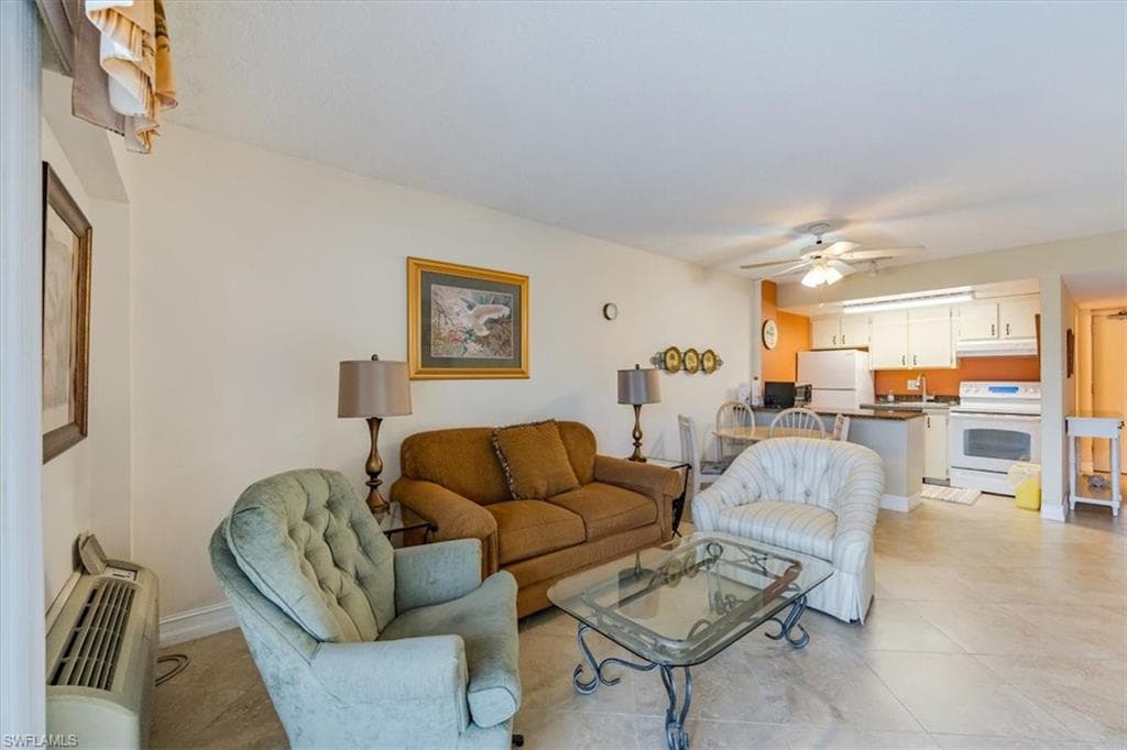 1 Bluebill Ave 302, Naples, FL 34108-4