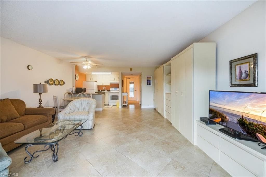 1 Bluebill Ave 302, Naples, FL 34108-5
