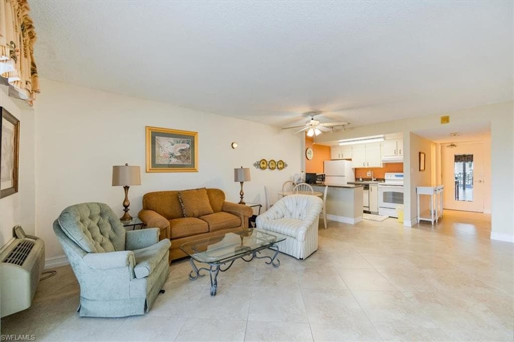 1 Bluebill Ave 302, Naples, FL 34108-6