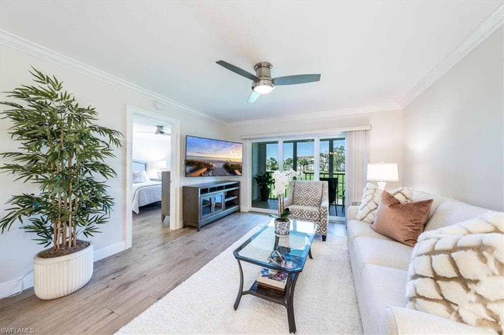 9 High Point Cir N 208, Naples, FL 34103-4