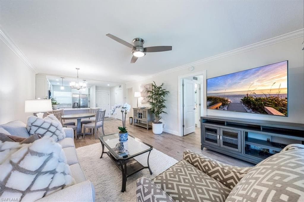 9 High Point Cir N 208, Naples, FL 34103-6