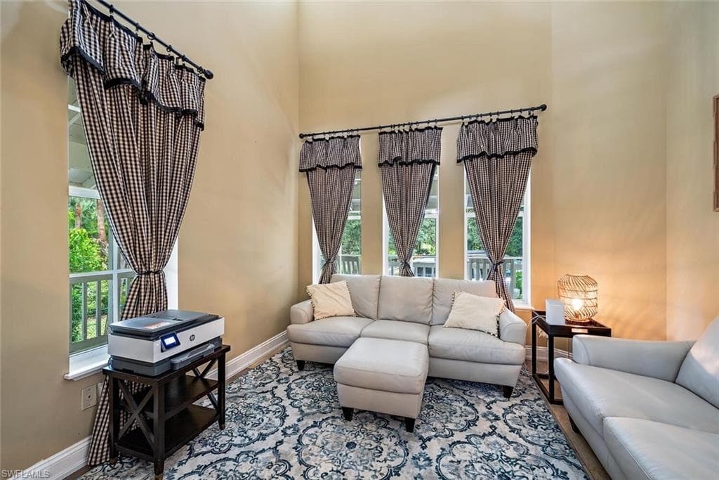 5070 Palmetto Woods Dr, Naples, FL 34119-9