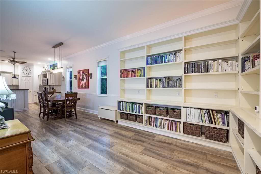 5070 Palmetto Woods Dr, Naples, FL 34119-8