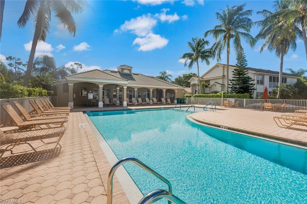 5677 Heron Ln 103, Naples, FL 34110-18
