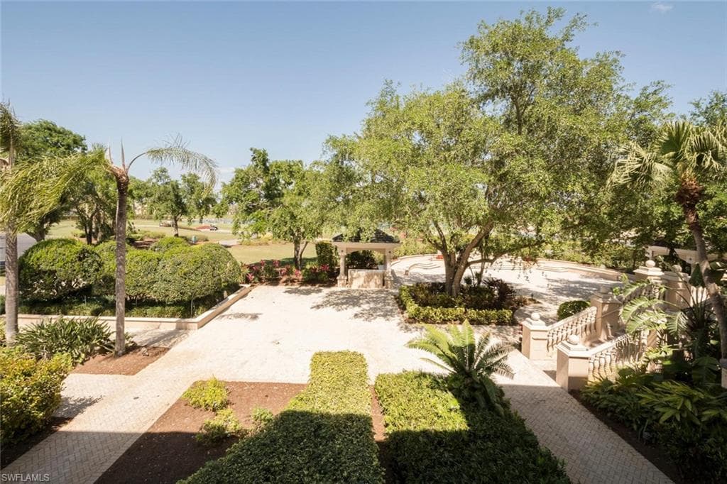 5677 Heron Ln 103, Naples, FL 34110-20