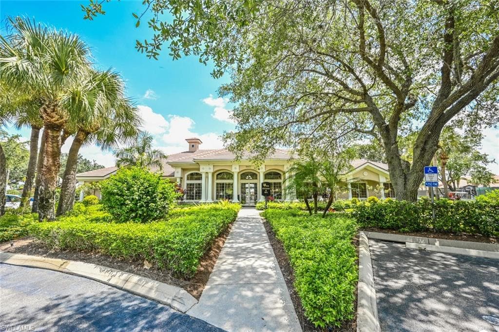 5677 Heron Ln 103, Naples, FL 34110-24