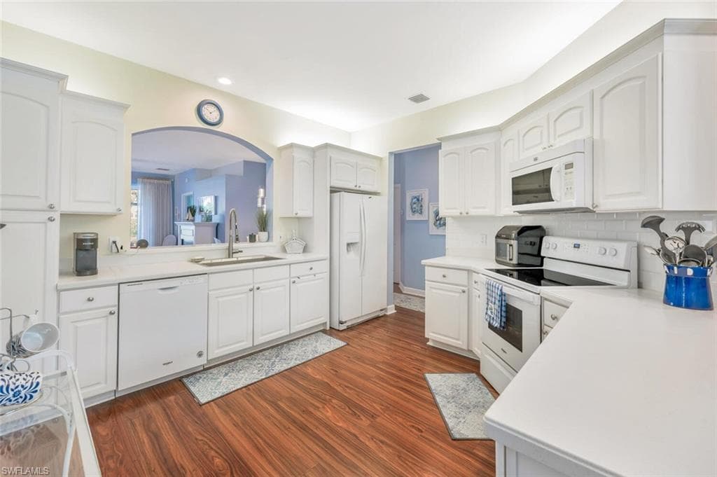 5677 Heron Ln 103, Naples, FL 34110-7
