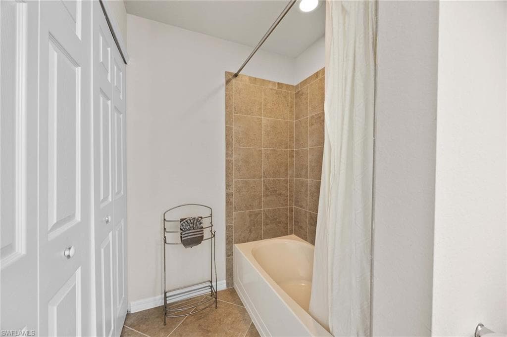 9815 Giaveno Ct 1215, Naples, FL 34113-18