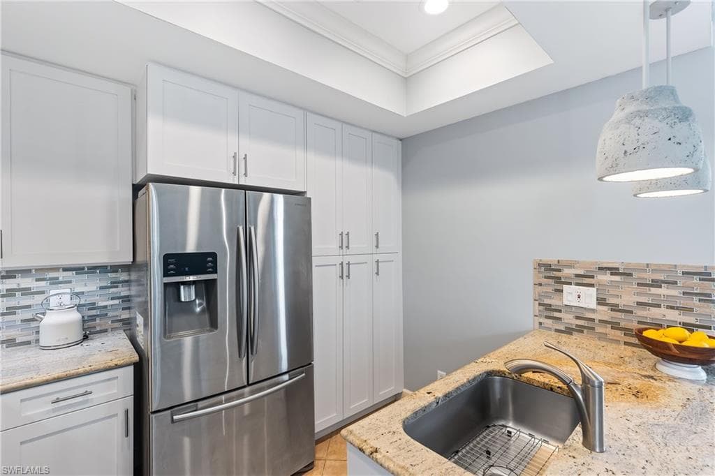14927 Sterling Oaks Dr, Naples, FL 34110-11
