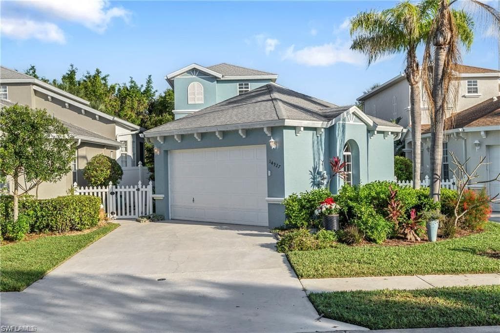 14927 Sterling Oaks Dr, Naples, FL 34110-2