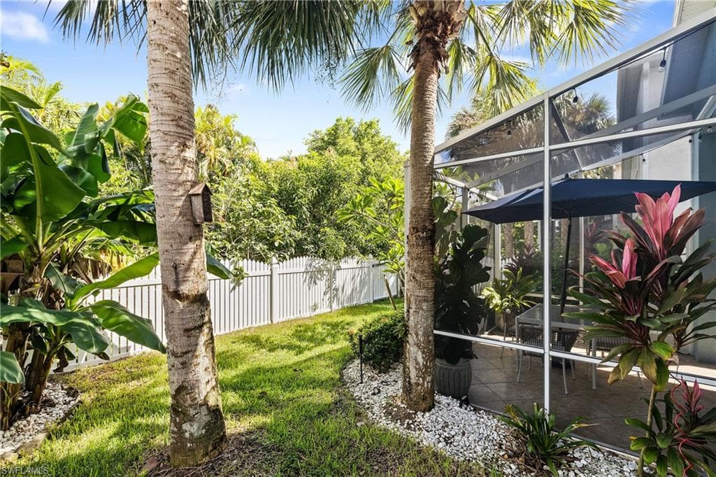 14927 Sterling Oaks Dr, Naples, FL 34110-37