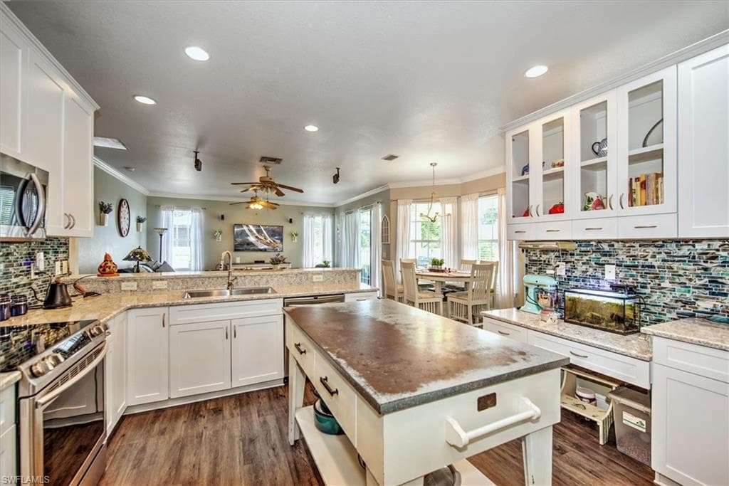 2117 14th Pl, Cape Coral, FL 33991-13