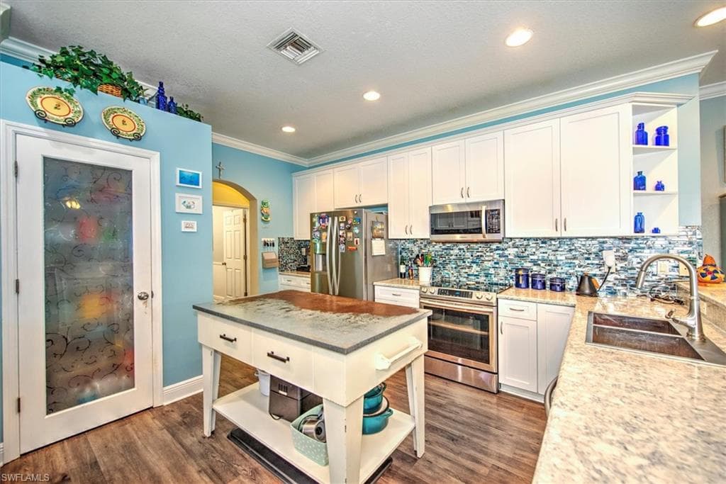 2117 14th Pl, Cape Coral, FL 33991-14