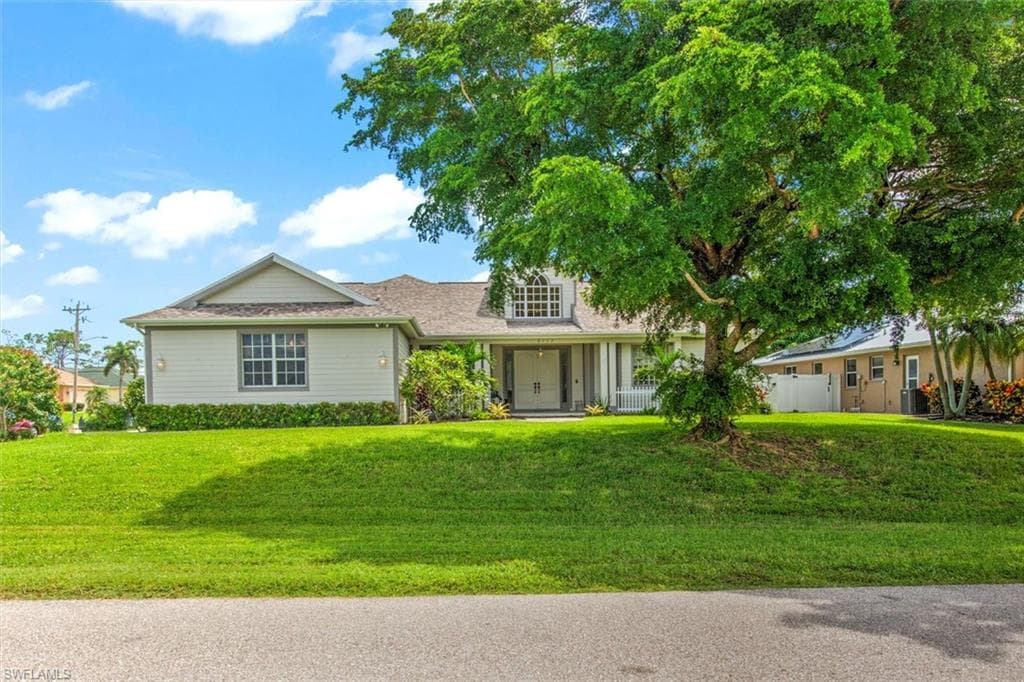 2117 14th Pl, Cape Coral, FL 33991-4