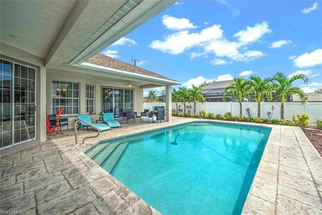 2117 14th Pl, Cape Coral, FL 33991-7