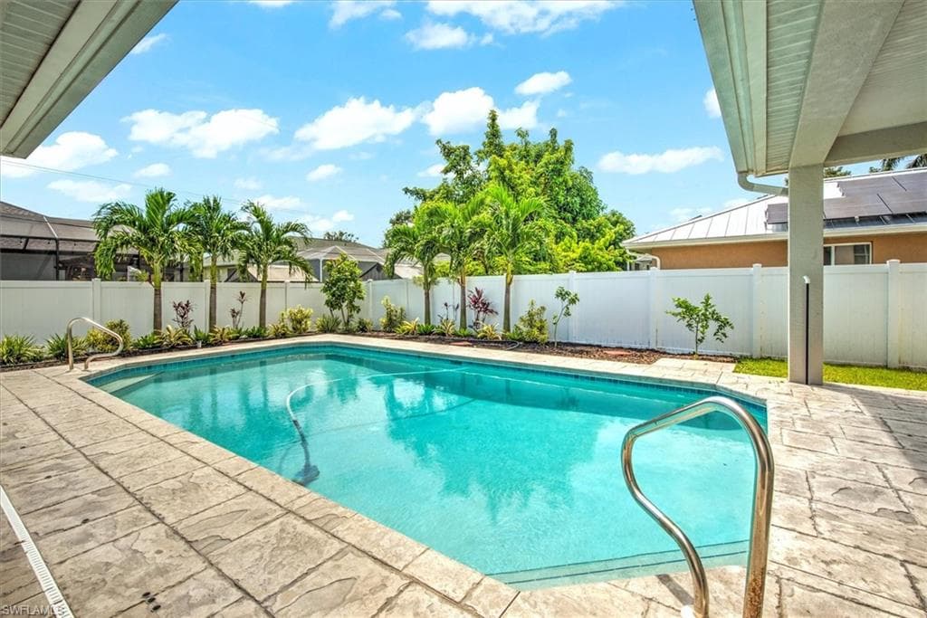 2117 14th Pl, Cape Coral, FL 33991-8