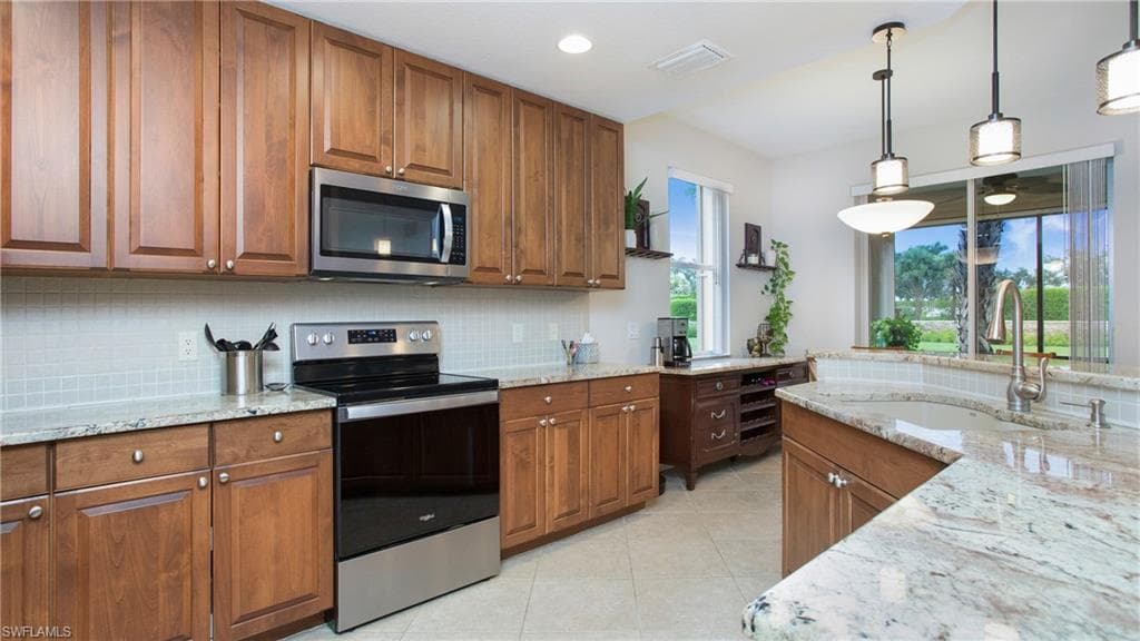 8723 Coastline Ct 101, Naples, FL 34120-9