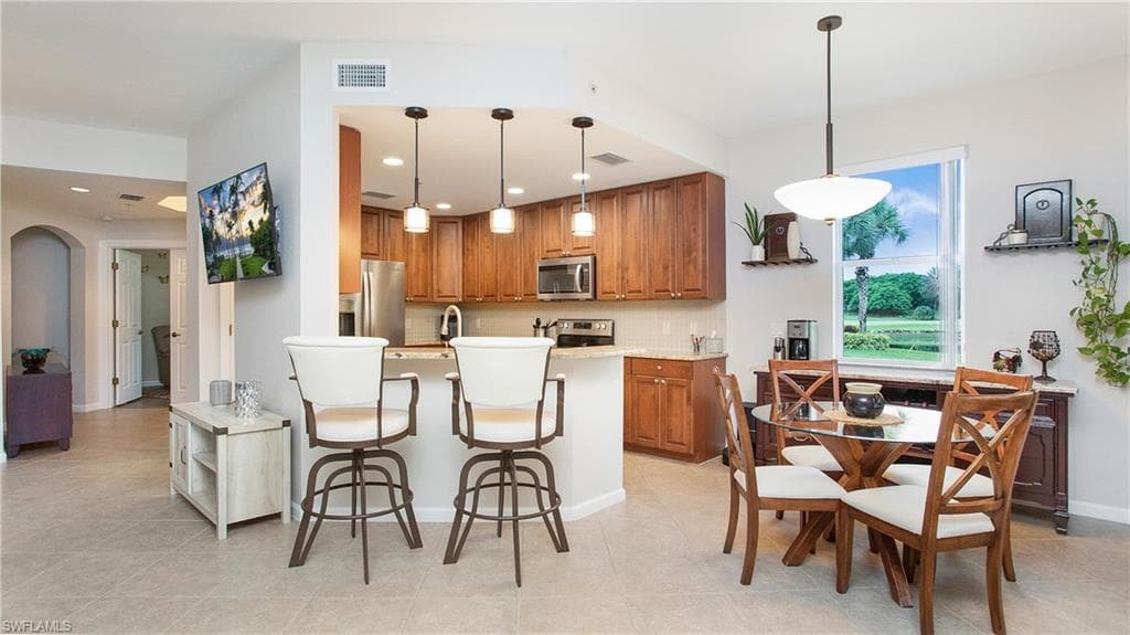 8723 Coastline Ct 101, Naples, FL 34120-10