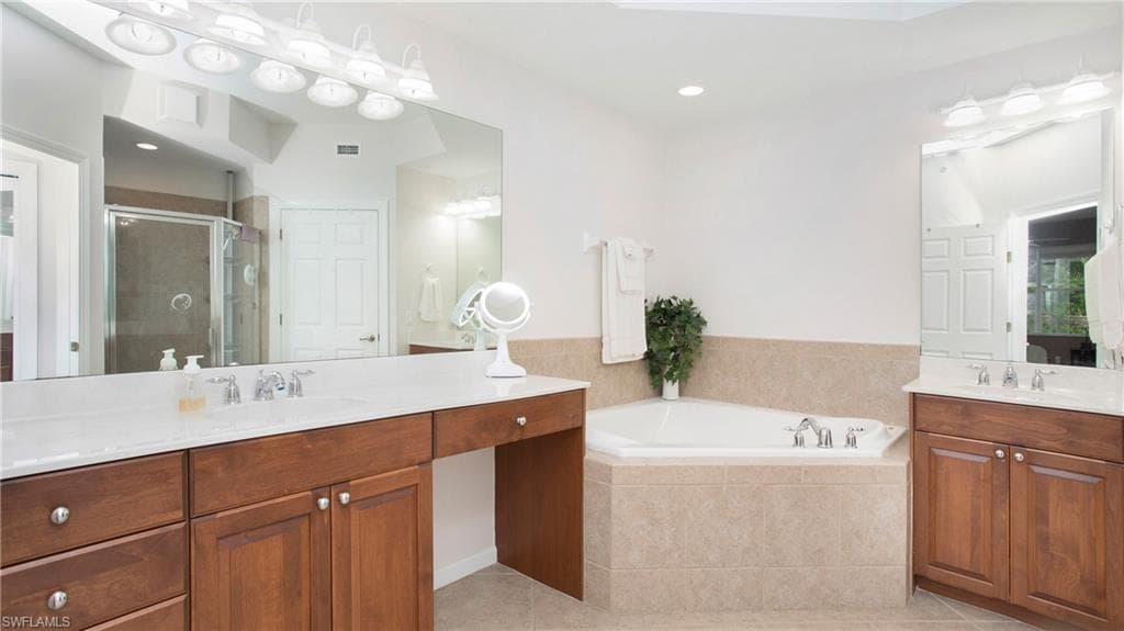 8723 Coastline Ct 101, Naples, FL 34120-15
