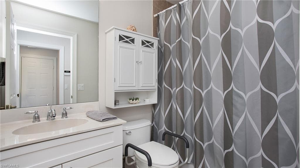 8723 Coastline Ct 101, Naples, FL 34120-18