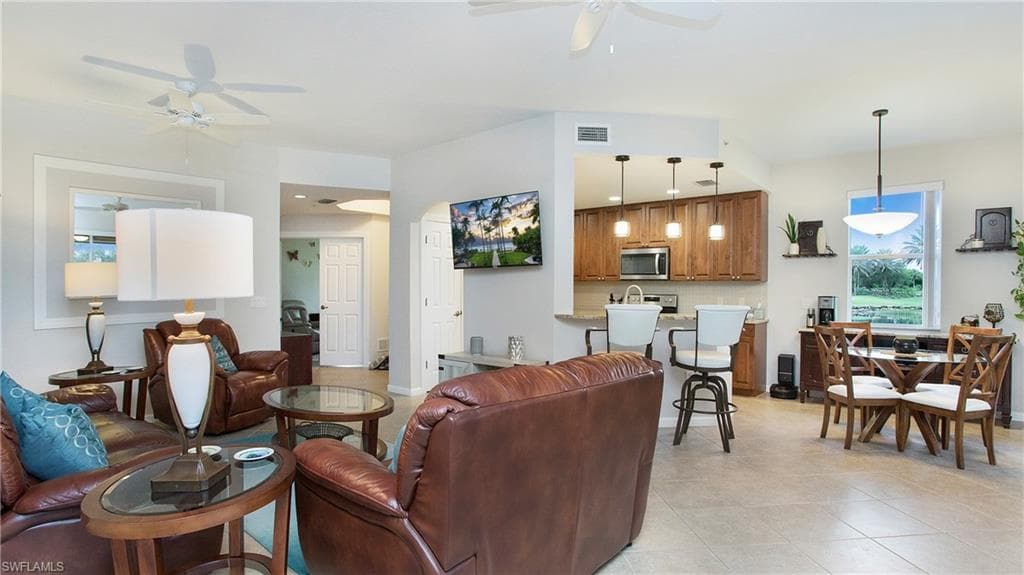 8723 Coastline Ct 101, Naples, FL 34120-4