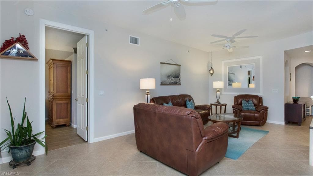 8723 Coastline Ct 101, Naples, FL 34120-5