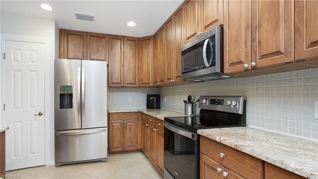 8723 Coastline Ct 101, Naples, FL 34120-7