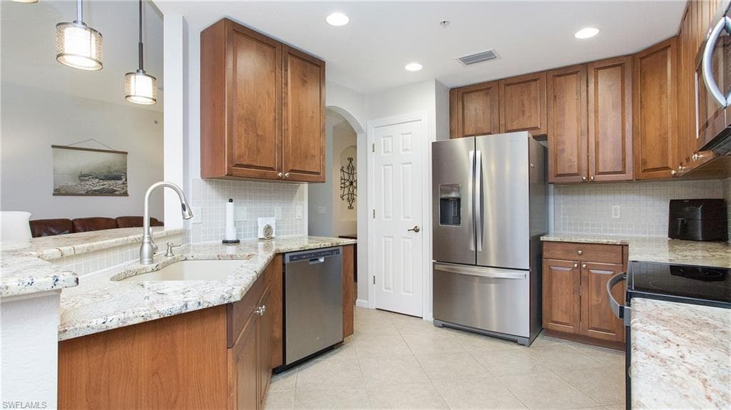 8723 Coastline Ct 101, Naples, FL 34120-8