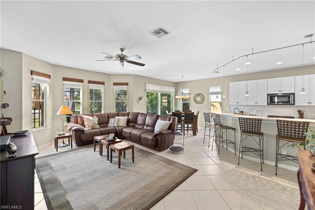 20010 Eagle Glen Way, Estero, FL 33928-2