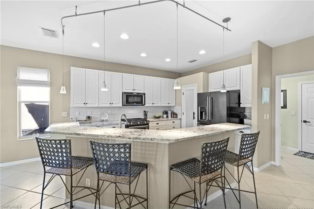 20010 Eagle Glen Way, Estero, FL 33928-3