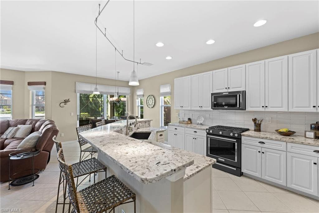 20010 Eagle Glen Way, Estero, FL 33928-5