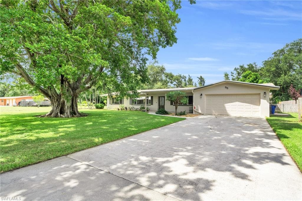 55 Aqua Ln, North Fort Myers, FL 33903-2