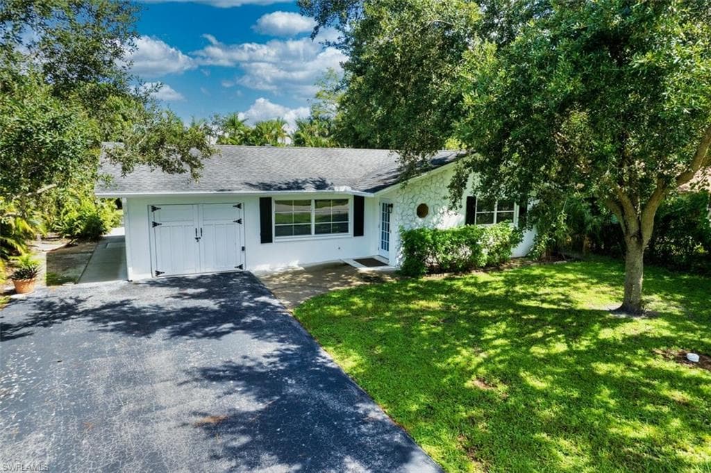 4459 Flamingo Dr, Naples, FL 34104-1