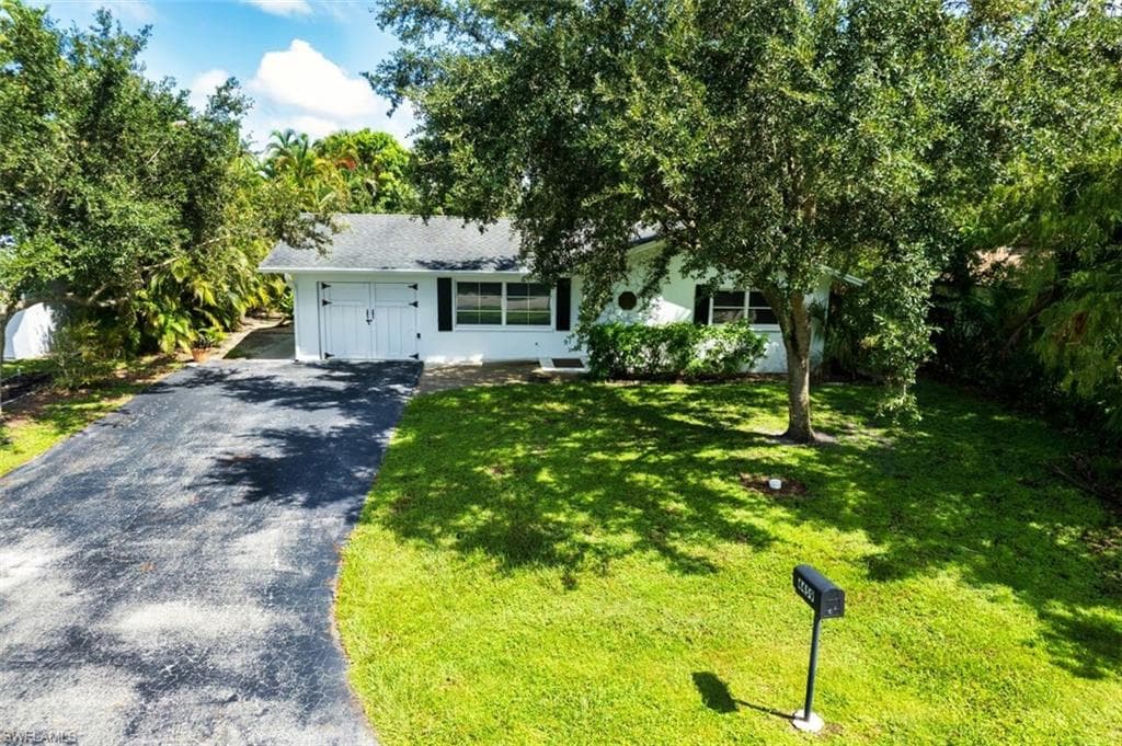 4459 Flamingo Dr, Naples, FL 34104-40