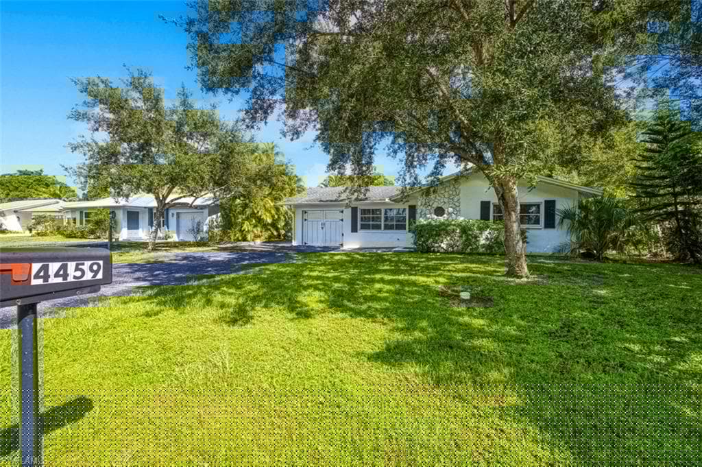 4459 Flamingo Dr, Naples, FL 34104-7