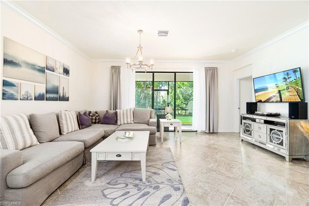 9431 Foxglove Ln, Naples, FL 34120-9