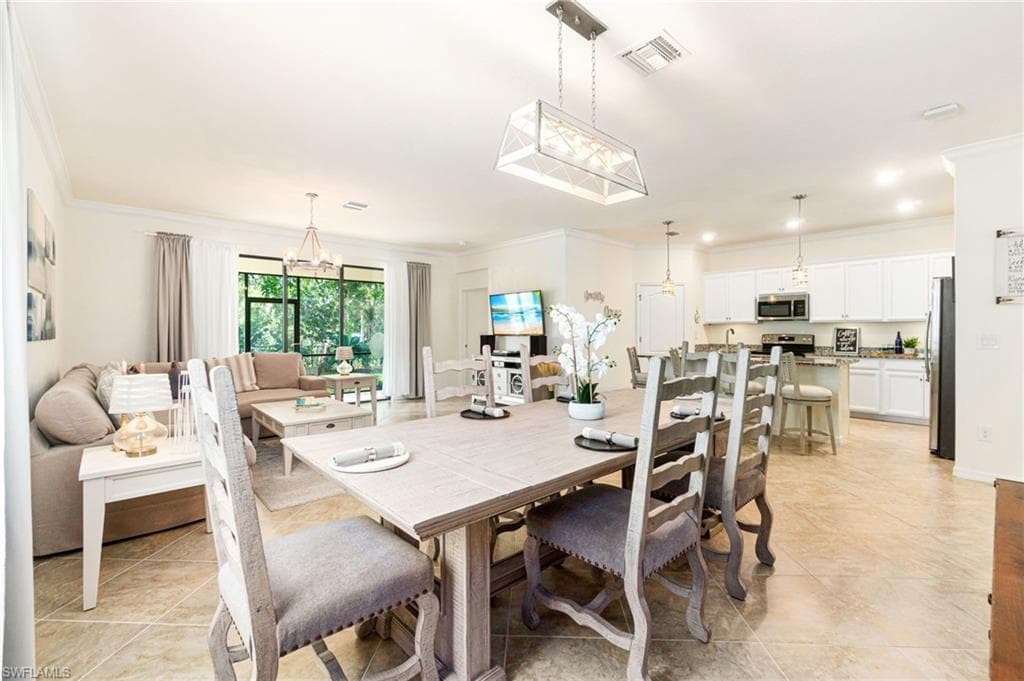 9431 Foxglove Ln, Naples, FL 34120-14