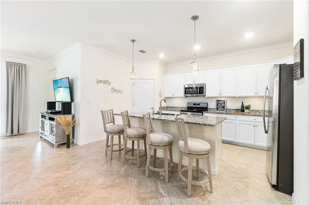 9431 Foxglove Ln, Naples, FL 34120-15