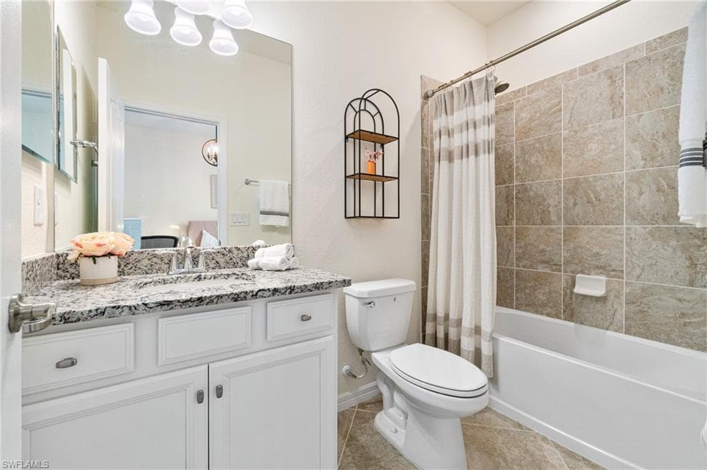 9431 Foxglove Ln, Naples, FL 34120-32
