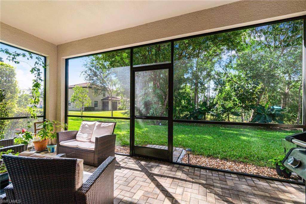 9431 Foxglove Ln, Naples, FL 34120-4