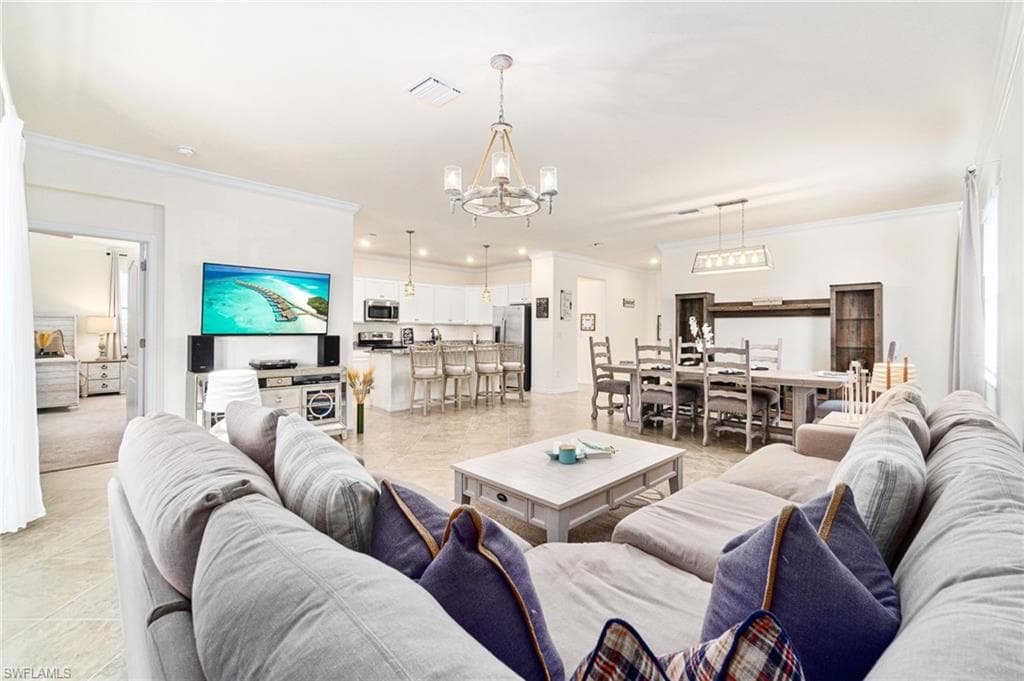 9431 Foxglove Ln, Naples, FL 34120-5