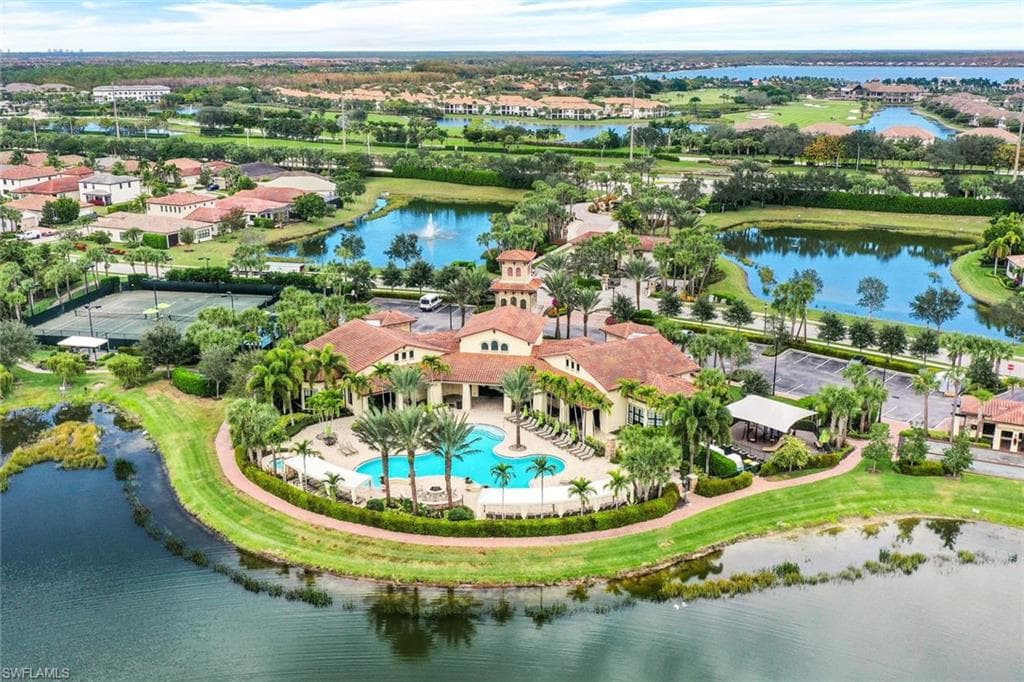 9431 Foxglove Ln, Naples, FL 34120-6