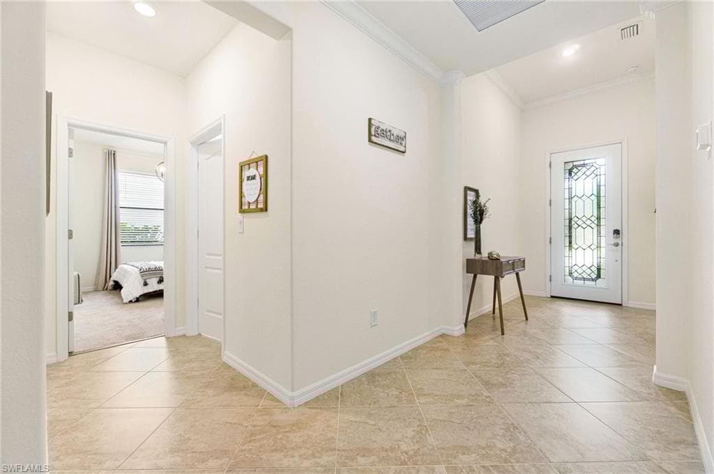 9431 Foxglove Ln, Naples, FL 34120-8