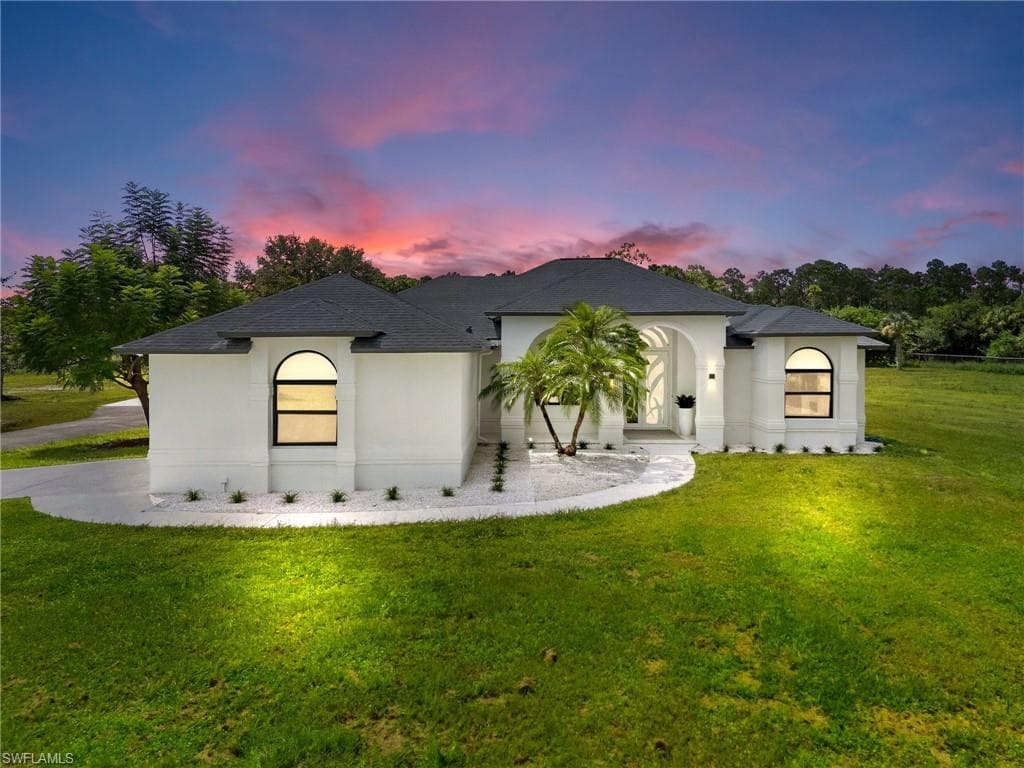 221 10th St SE, Naples, FL 34117-50