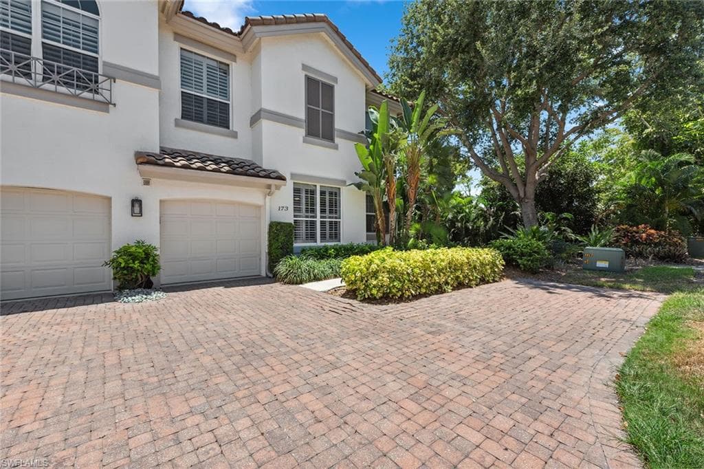 173 Colonade Cir 1401, Naples, FL 34103-15