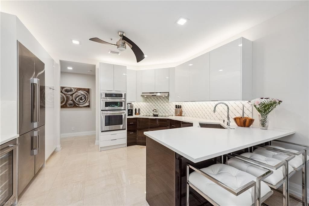 173 Colonade Cir 1401, Naples, FL 34103-4