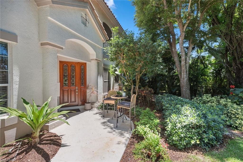 173 Colonade Cir 1401, Naples, FL 34103-7