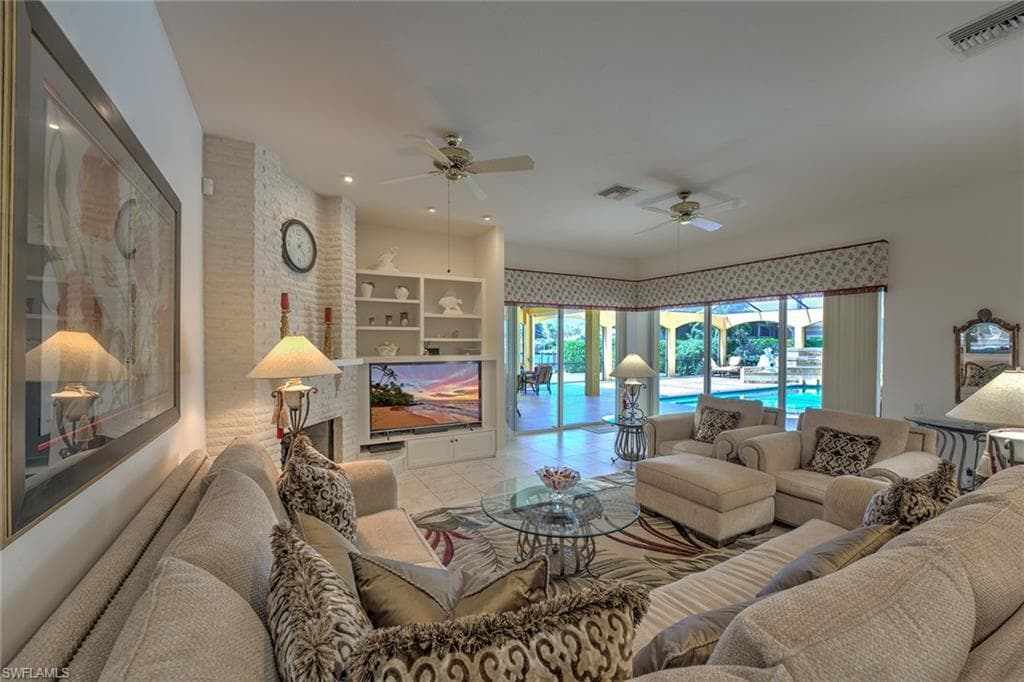 1639 Mcilvaine Ct, Marco Island, FL 34145-16