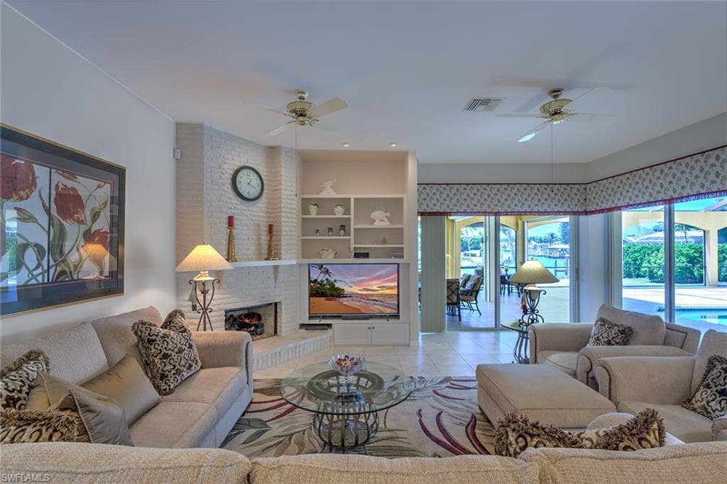 1639 Mcilvaine Ct, Marco Island, FL 34145-17
